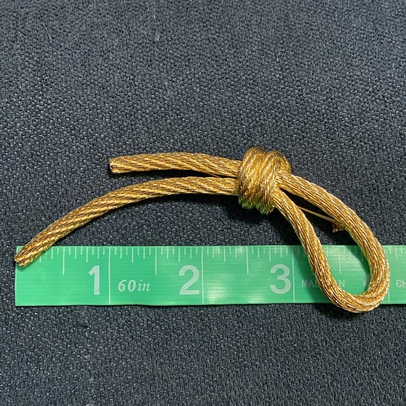 1970’s Vintage Christian Dior Brooch Twisted Rope Knot Loop Large Signed Pin - Picture 5 of 11
